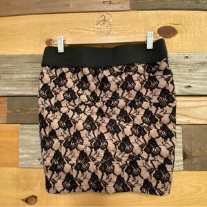 💝3/$20 NWOT Stoosh lace overlay miniskirt